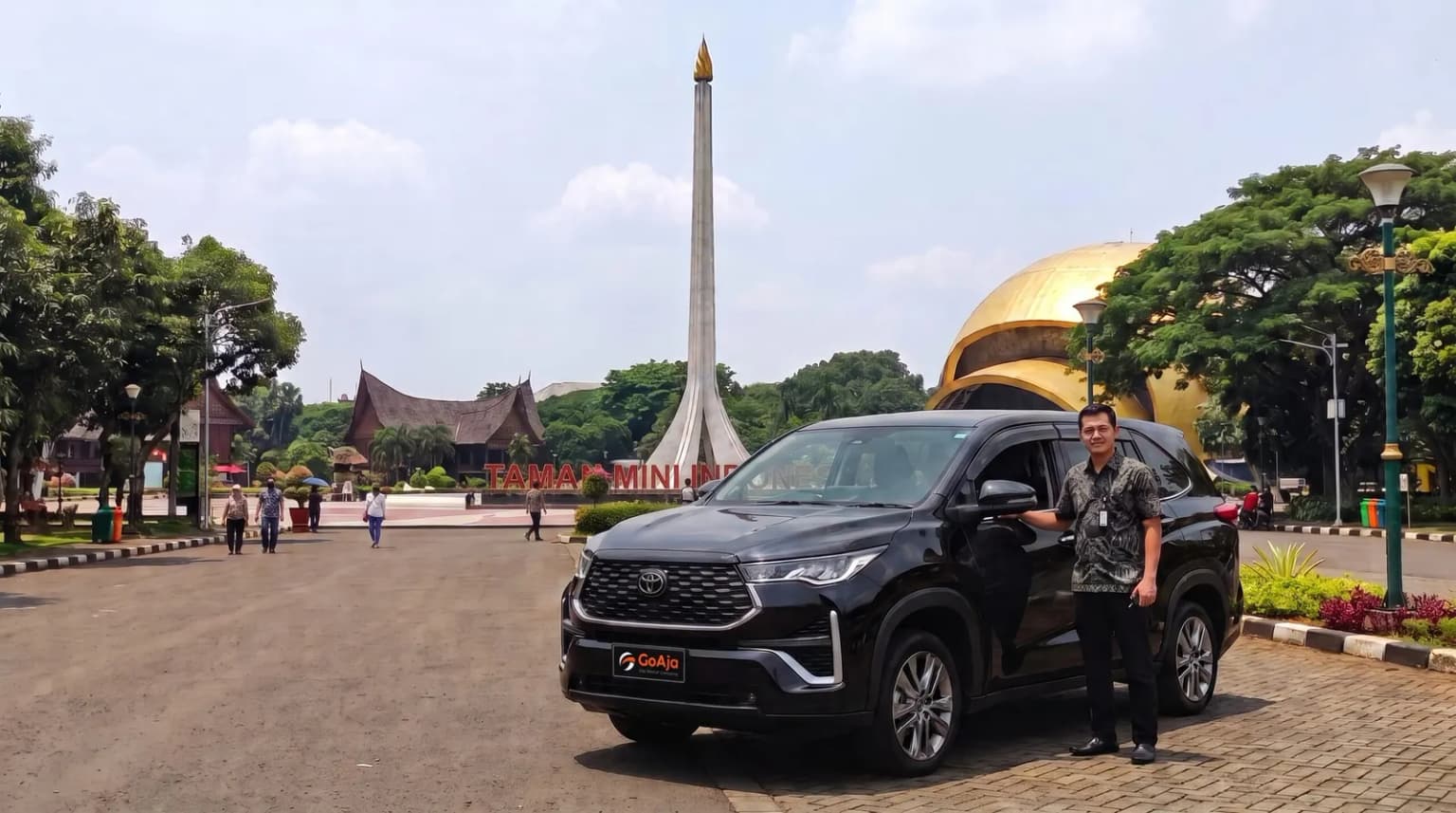 Kelebihan Innova Reborn untuk Rental Mobil dengan Driver di Taman Mini