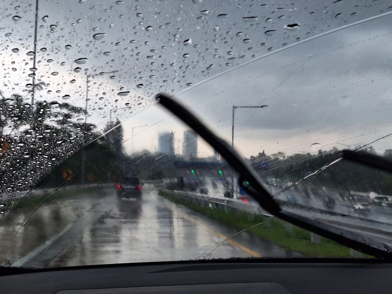 Baru Pertama Kali Nyetir Jarak Jauh? Simak Tips Aman Berikut