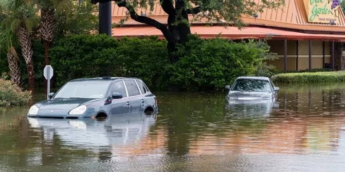 Pentingnya Membersihkan Mobil Terendam Banjir