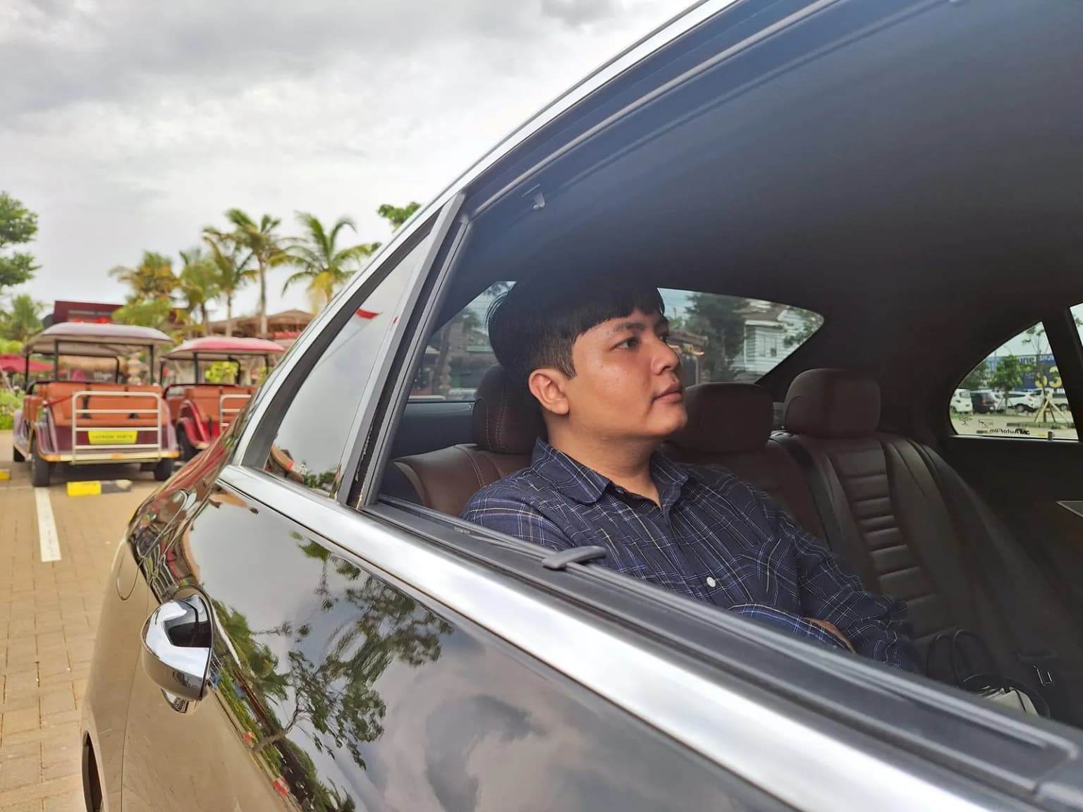 Tempat Sewa Mobil Premium untuk Kebutuhan Shooting Film