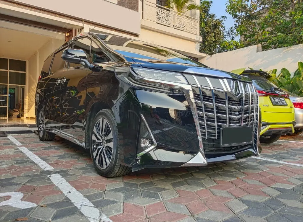 SEWA ALPHARD CIPAYUNG