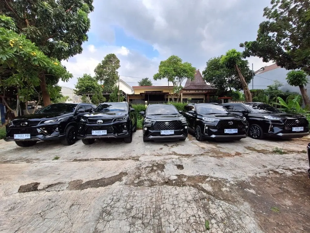 Sewa Mobil Cipayung GoAja Car Rental Solusi Transportasi Nyaman, Aman, dan Terpercaya
