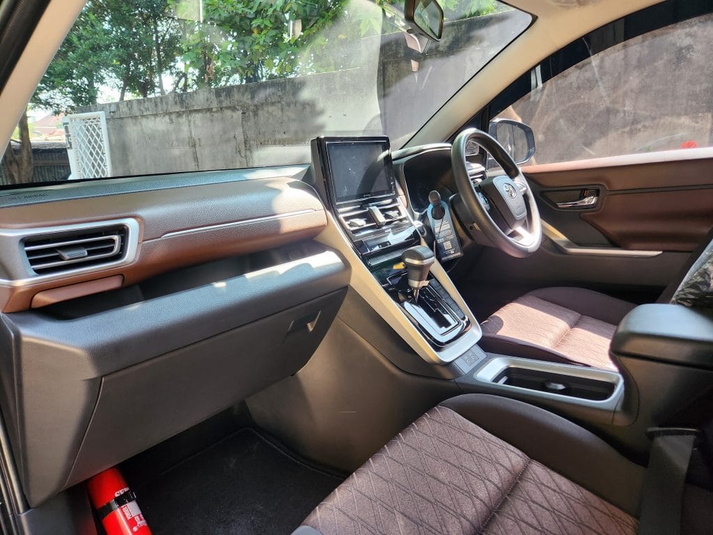 Cara Memilih Mobil Keluarga yang Nyaman untuk Disewa di Goaja Car Rental