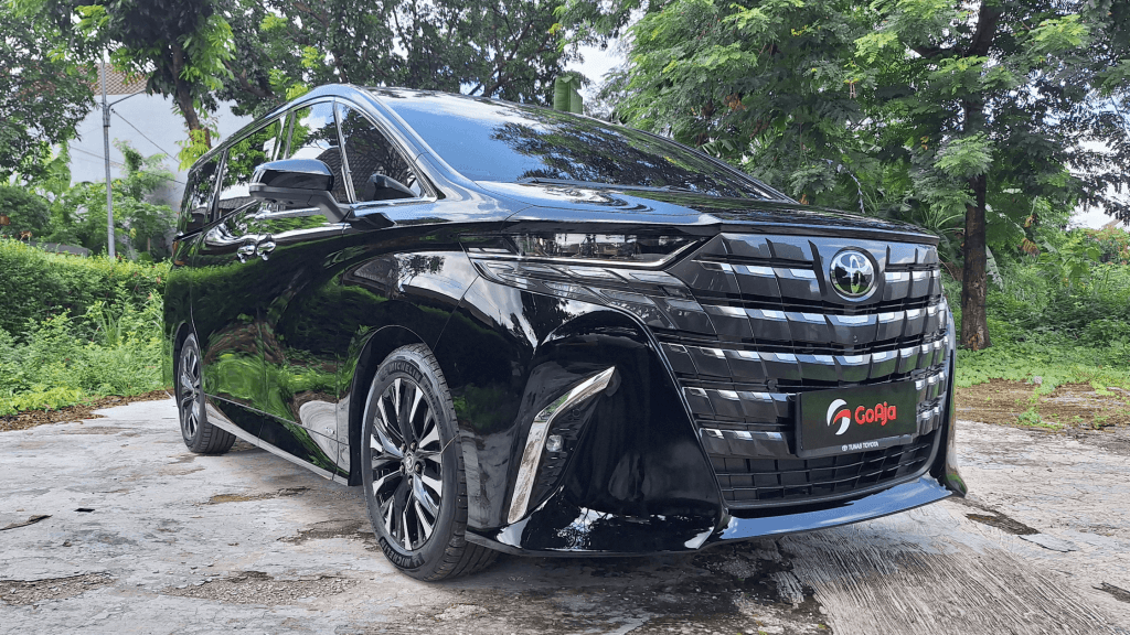 1. Toyota Alphard-min